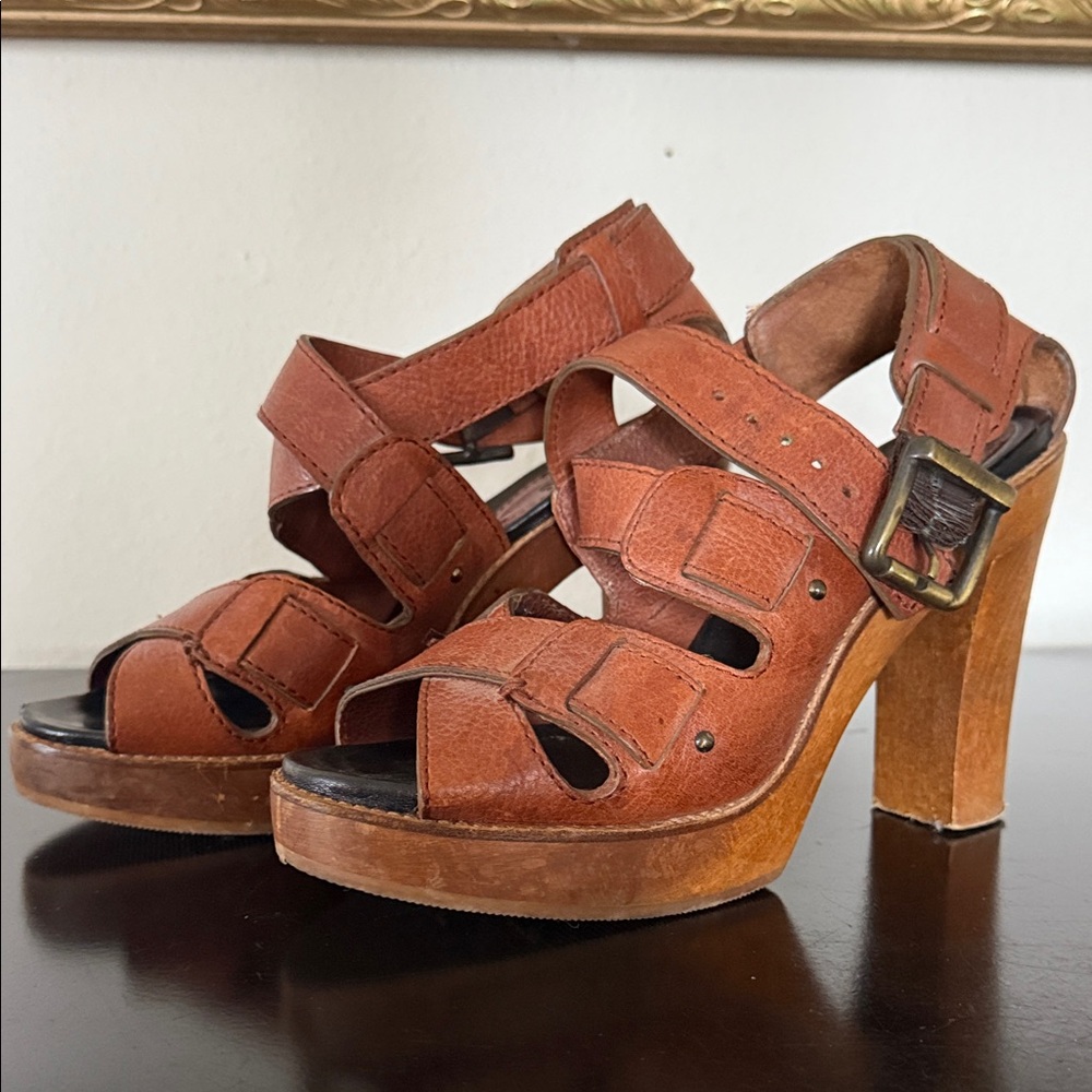 Chloe Brown Leather Platform Heels